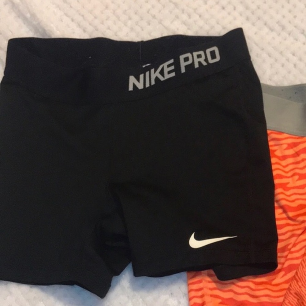 Black nike pros